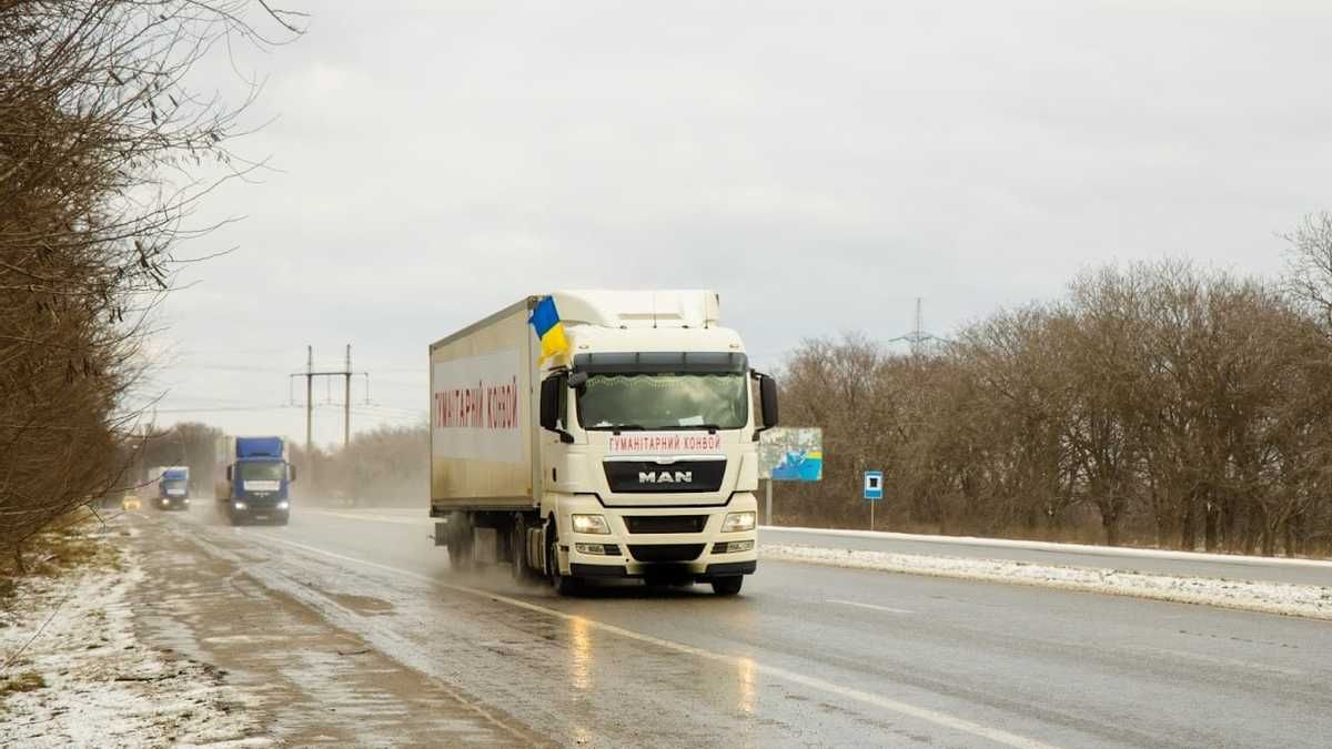 Через розкрадання: Нацполіція посилює контроль за гуманітарними вантажами - 24 Канал Через розкрадання: Нацполіція посилює контроль за гуманітарними вантажами - 24 Канал