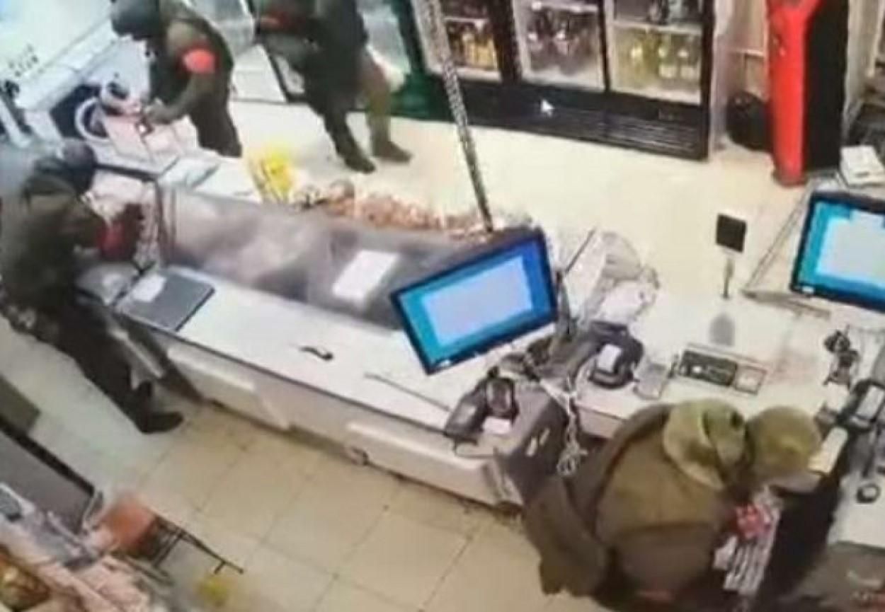 Оккупантам сказали, чтобы они сами искали себе продукты, – журналист о мародерстве Оккупантам сказали, чтобы они сами искали себе продукты, – журналист о мародерстве