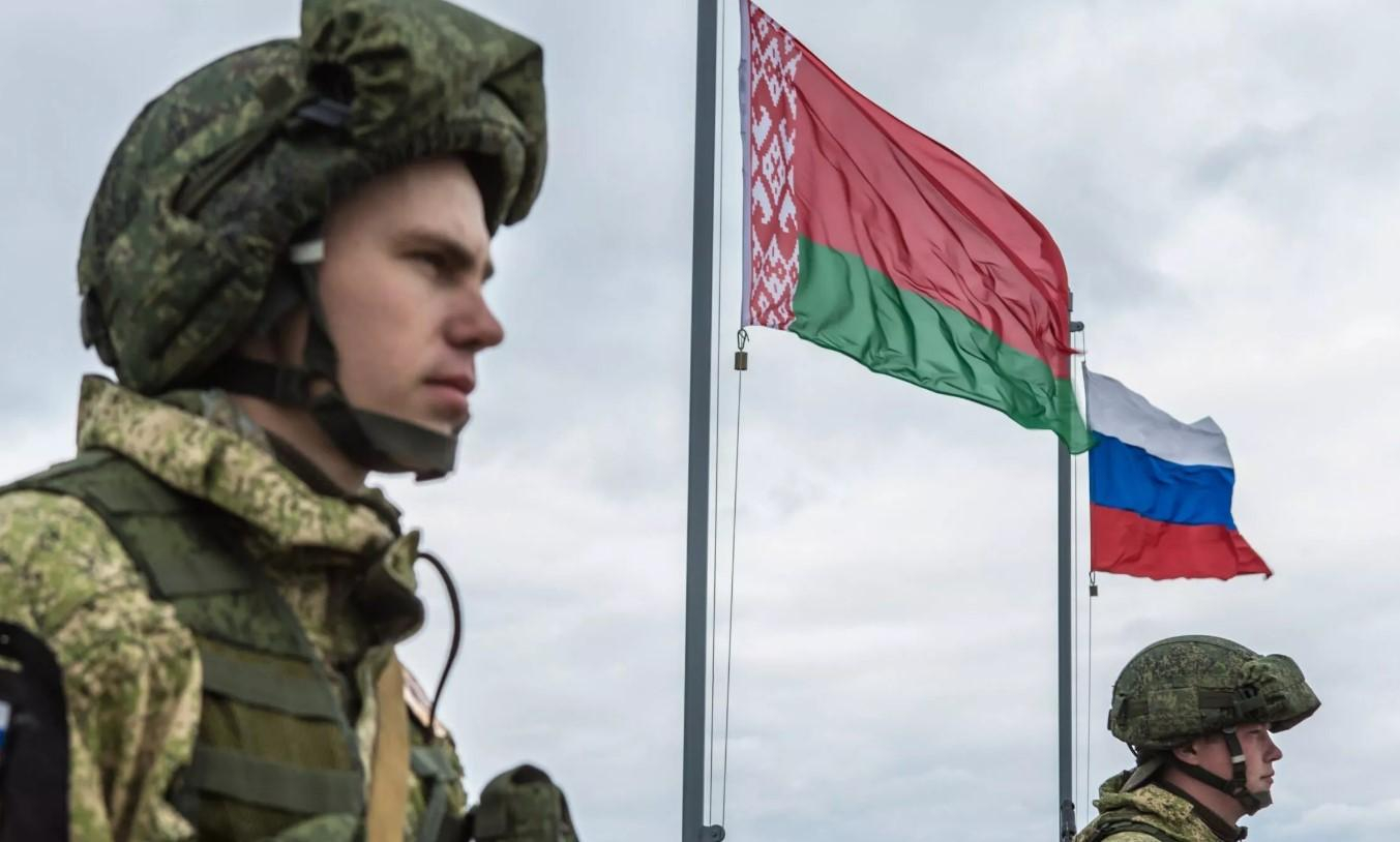 У белорусской армии может быть 2 задачи – военный эксперт об угрозе для Львова и Киева У белорусской армии может быть 2 задачи – военный эксперт об угрозе для Львова и Киева