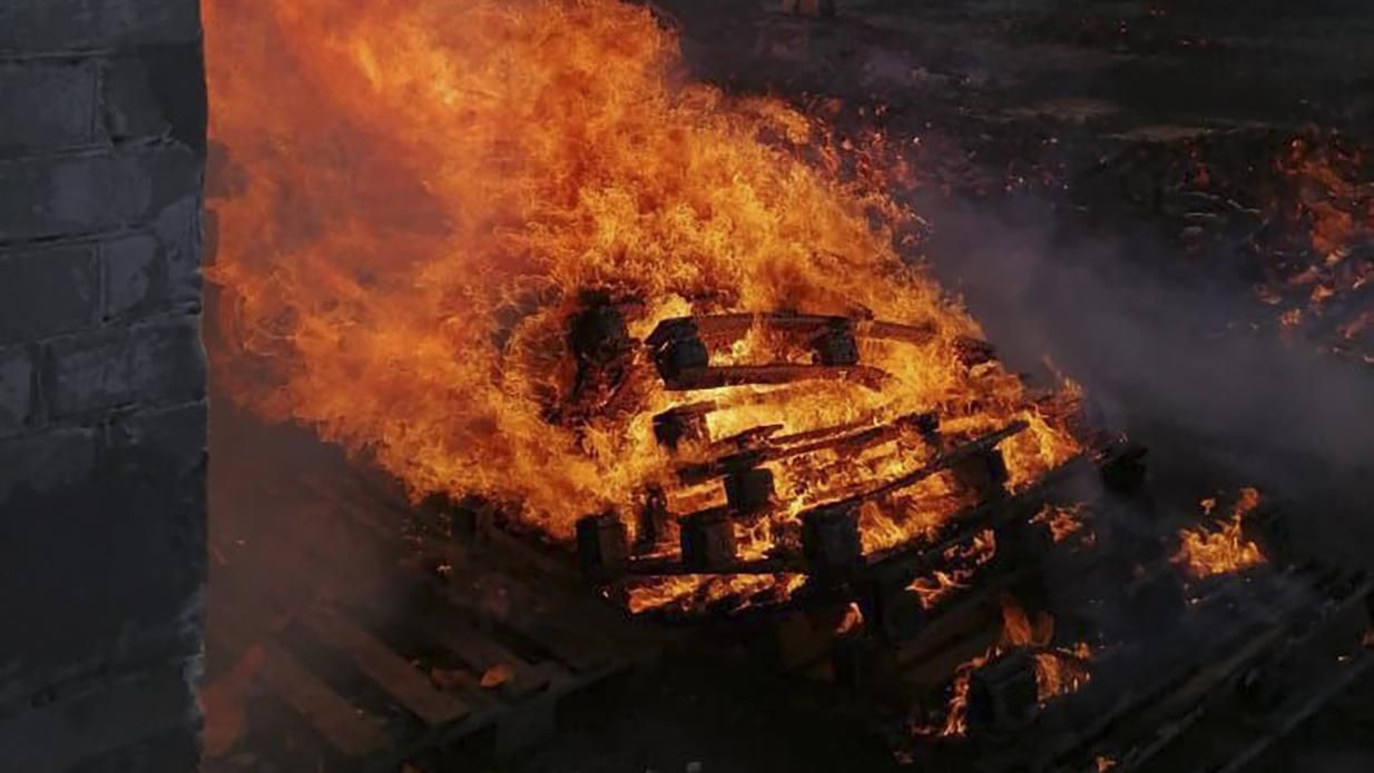 Оккупанты обстреляли Рубежное: под завалами домов и школы могут быть дети - 24 Канал Оккупанты обстреляли Рубежное: под завалами домов и школы могут быть дети - 24 Канал