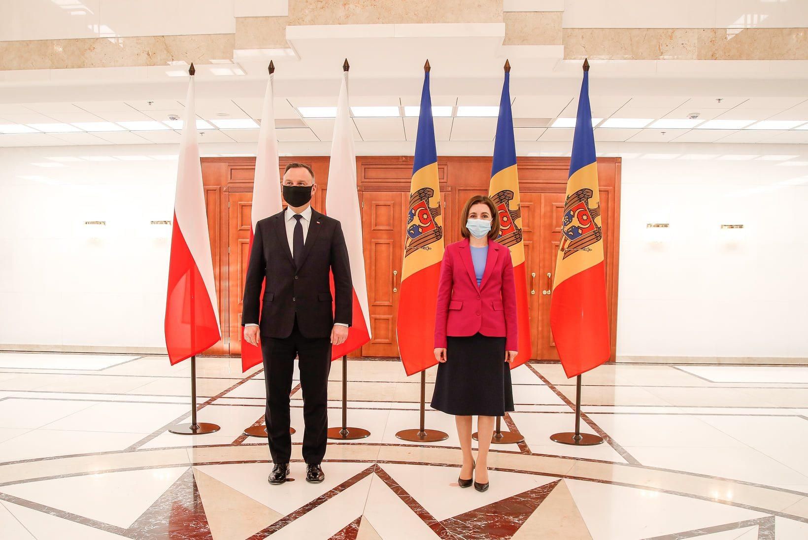 Президенты Польши и Молдовы побеседовали о войне в Украине Президенты Польши и Молдовы побеседовали о войне в Украине