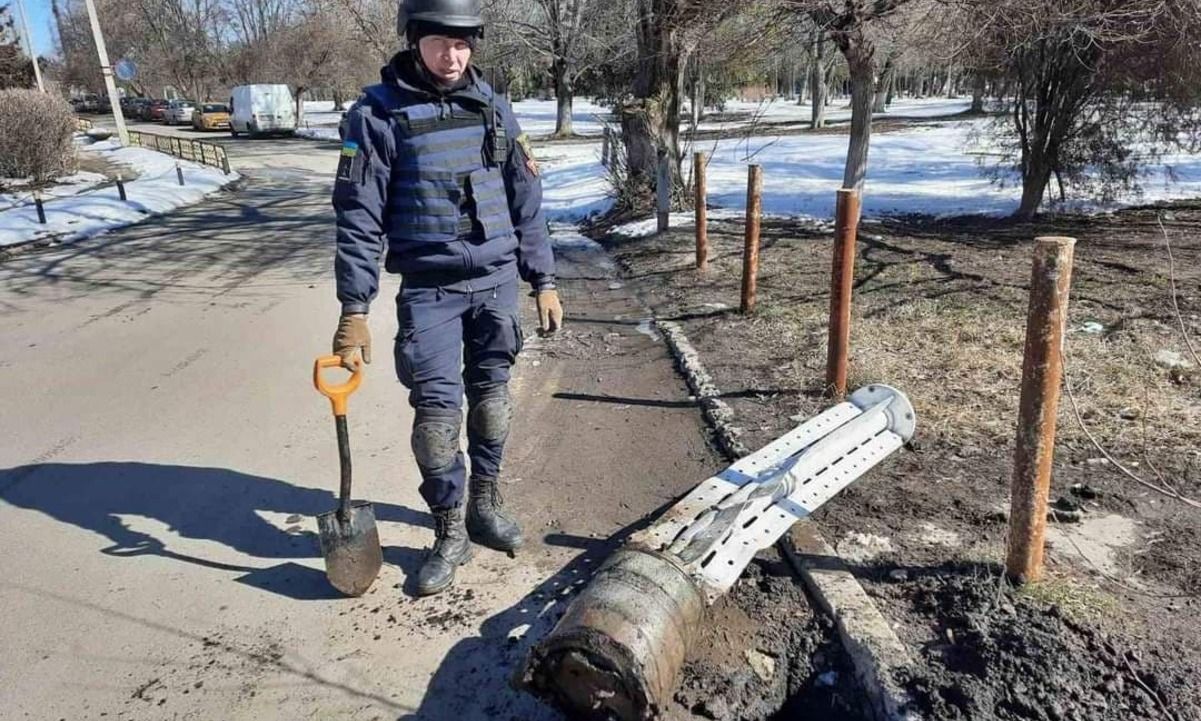 Рятувальники розчищають Харківщину від ворожих "подарунків" - 24 Канал