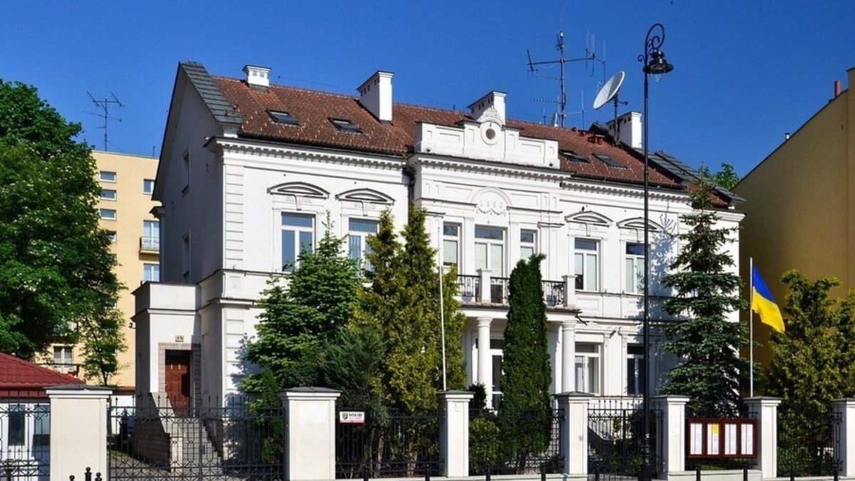 Для підтримки біженців: Україна відкриє нові консульські пункти у Польщі - 24 Канал