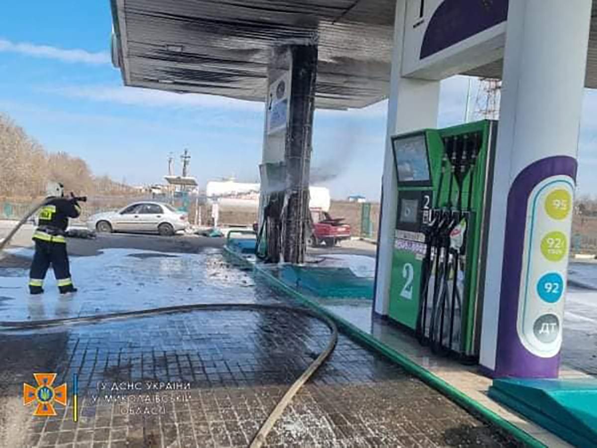 На АЗС в Николаеве вспыхнул пожар из-за обстрела оккупантов: трое погибших - 24 Канал На АЗС в Николаеве вспыхнул пожар из-за обстрела оккупантов: трое погибших - 24 Канал