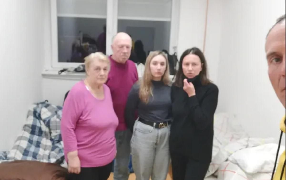 В Германии украинца уволили с работы за видеообращение к россиянам из-за войны В Германии украинца уволили с работы за видеообращение к россиянам из-за войны