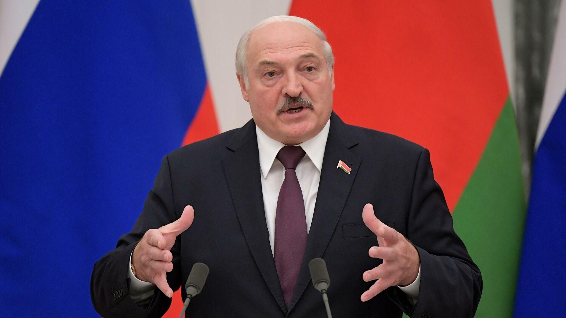 Лукашенко відверто говорить, що планує підзаробити на війні в Україні - 24 Канал