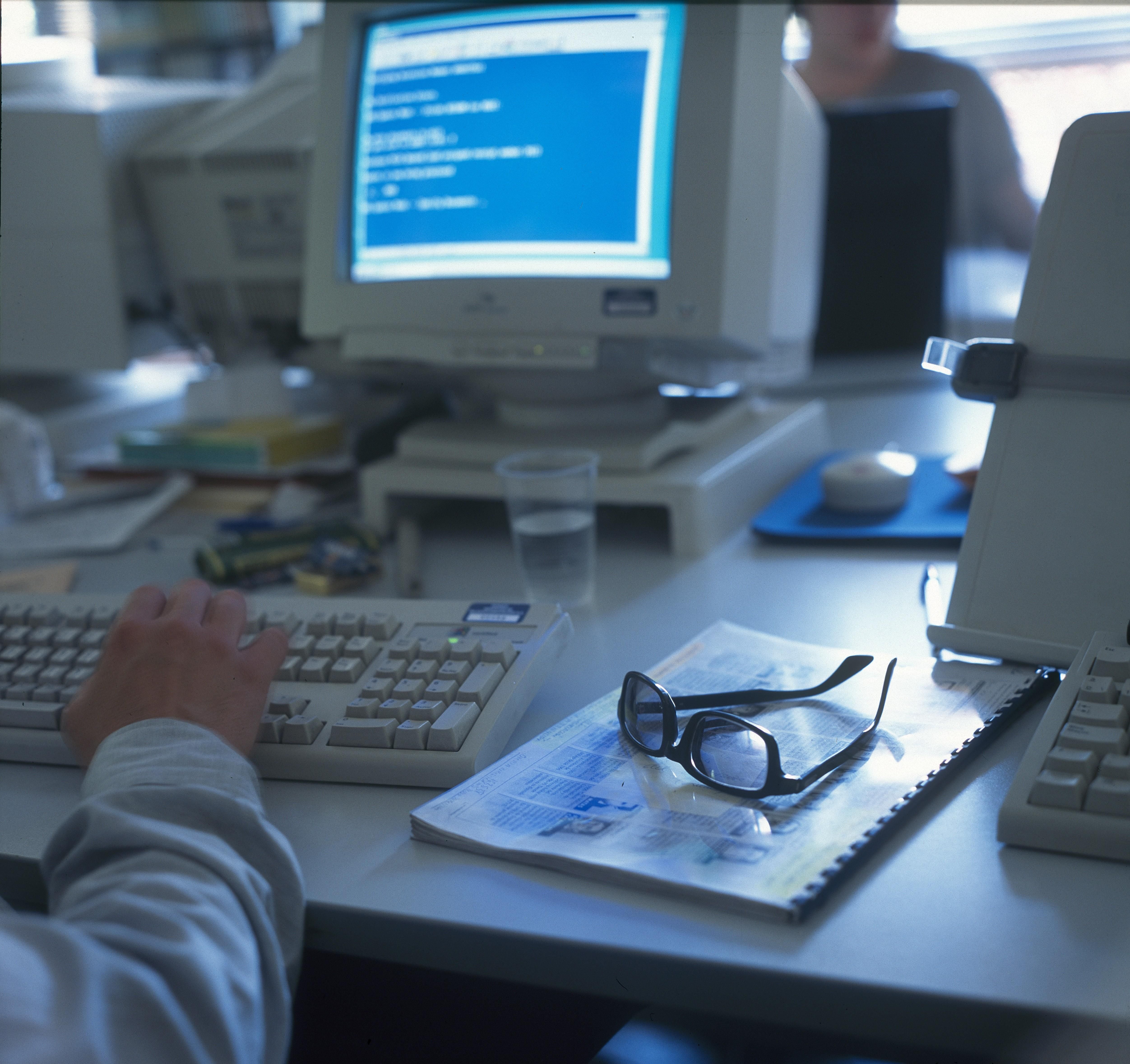 По меньшей мере 50 тысяч IТ-специалистов выехали из РФ, а вторая волна должна быть еще больше По меньшей мере 50 тысяч IТ-специалистов выехали из РФ, а вторая волна должна быть еще больше