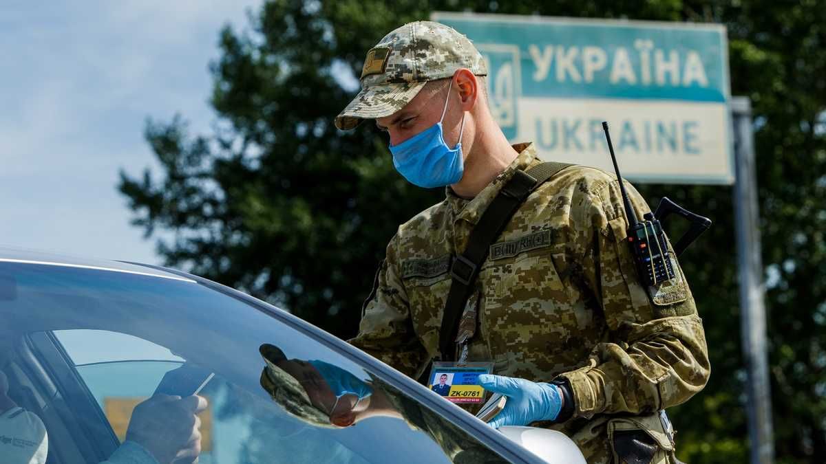 МЗС просить мажорів, які втекли з України, бодай гідно поводитися за кордоном - 24 Канал