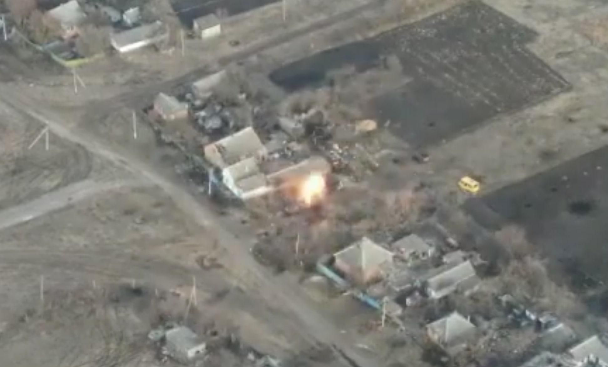 "Точно та економно": ЗСУ показали яскраве відео знищення окупантів - 24 Канал "Точно та економно": ЗСУ показали яскраве відео знищення окупантів - 24 Канал