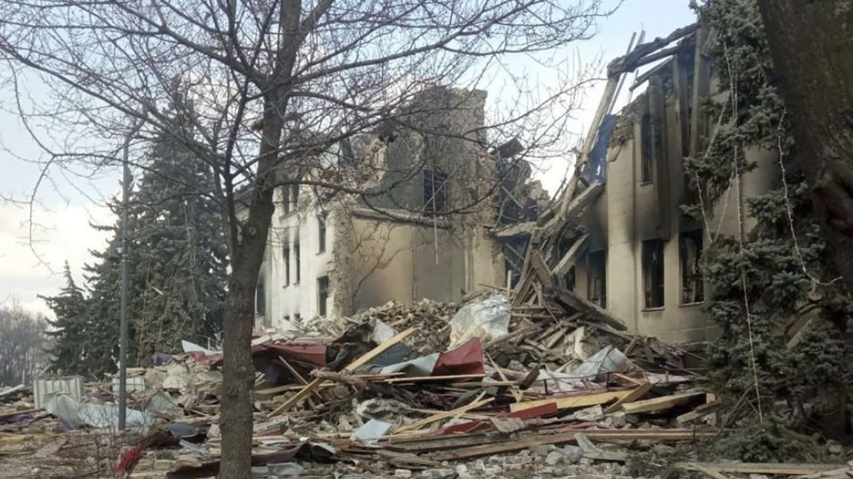 Люди могли самотужки врятуватися, – Верещук про драмтеатр у Маріуполі - 24 Канал Люди могли самотужки врятуватися, – Верещук про драмтеатр у Маріуполі - 24 Канал