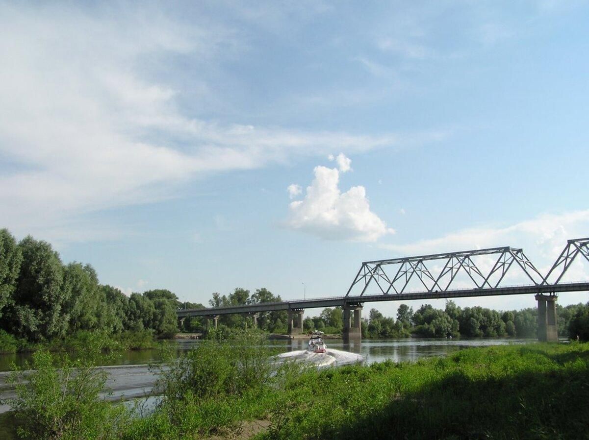 У Чернігові окупанти розбомбили автомобільний міст через Десну - 24 Канал У Чернігові окупанти розбомбили автомобільний міст через Десну - 24 Канал