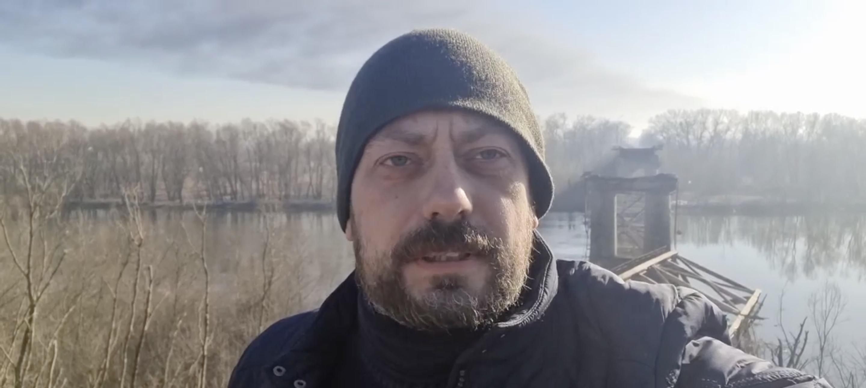 "Мост отстроят, гумгруз продолжат завозить": Чаус записал видео на фоне разрушенного моста - 24 Канал "Мост отстроят, гумгруз продолжат завозить": Чаус записал видео на фоне разрушенного моста - 24 Канал