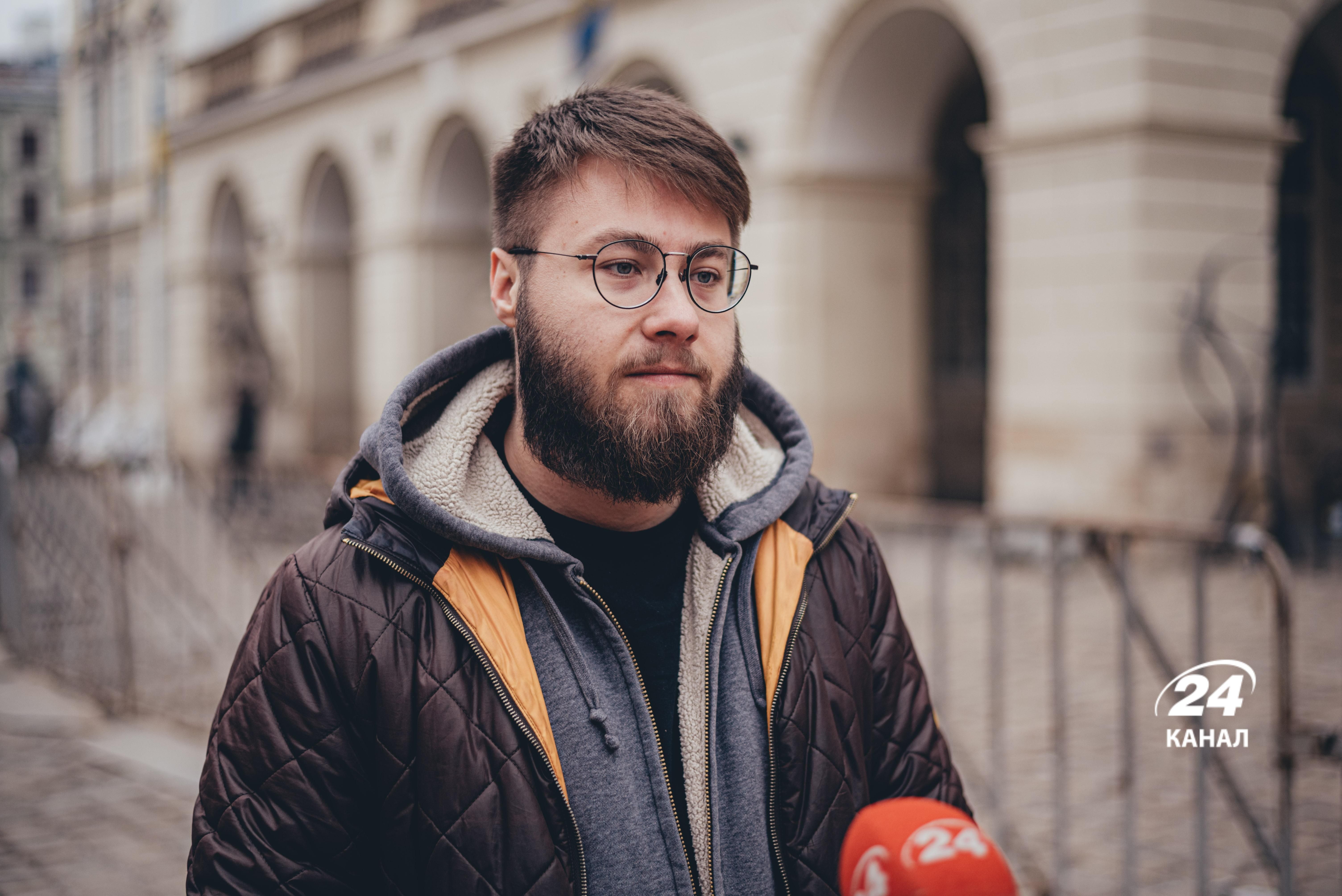 Я бачив, як снаряд влучав у сусідній будинок, – історія киянина, у двері якого постукала війна - 24 Канал Я бачив, як снаряд влучав у сусідній будинок, – історія киянина, у двері якого постукала війна - 24 Канал