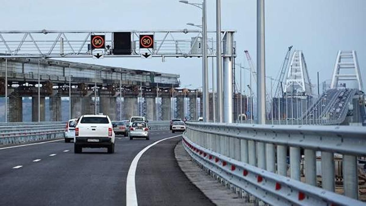 Путин готовит блокаду Крыма из-за массового побега россиян Путин готовит блокаду Крыма из-за массового побега россиян