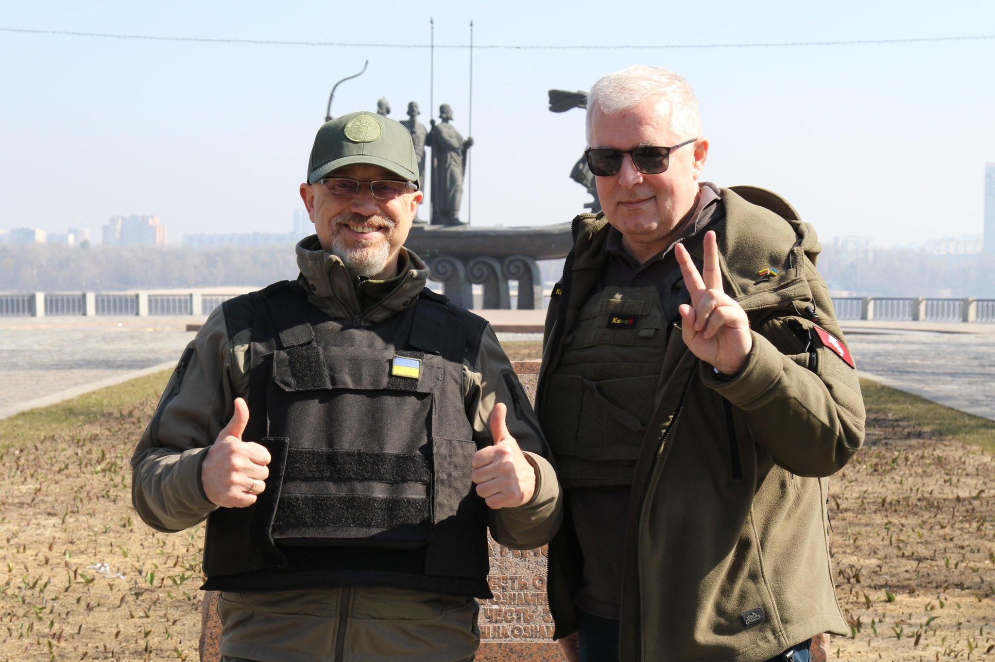 Первый, кто не боится ехать в Киев, – Резников и глава Минобороны Литвы встретились в столице