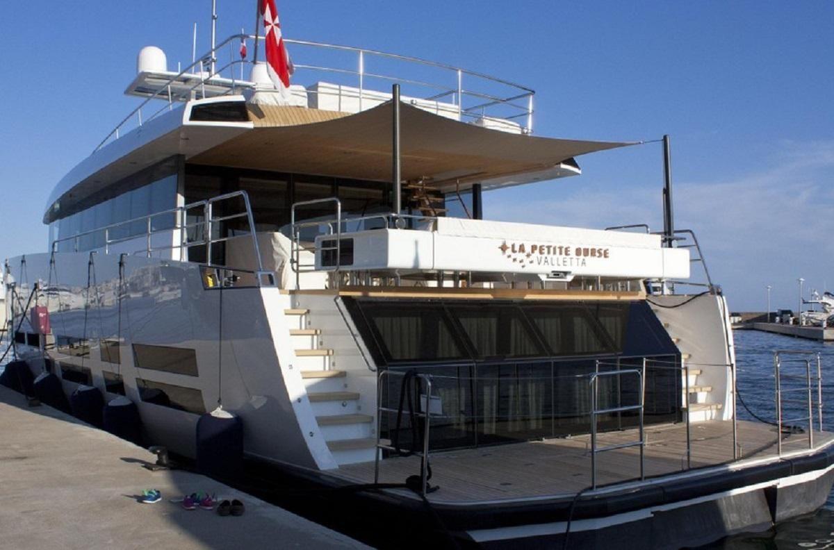 Во Франции арестовали две яхты российского миллиардера Алексея Кузьмичева