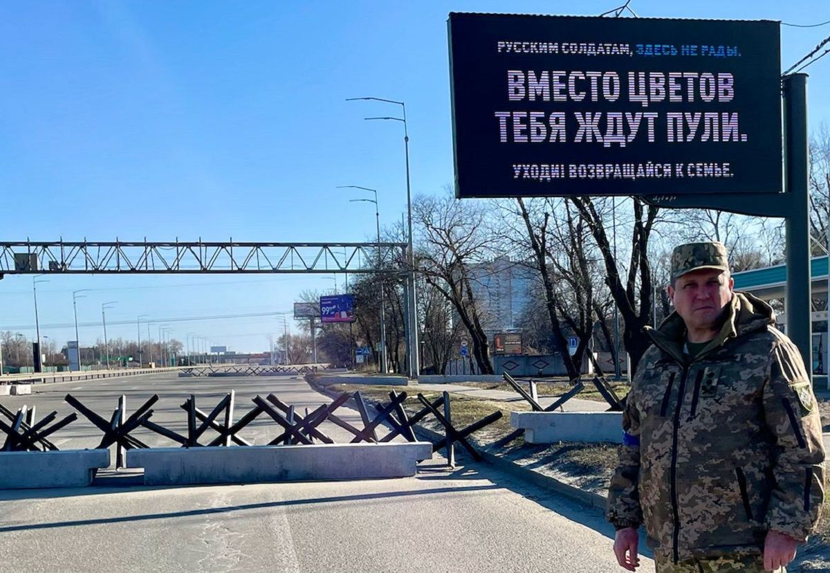 В Киеве за день оккупанты разбомбили ТРЦ, парковку и 4 дома: есть жертвы и раненые