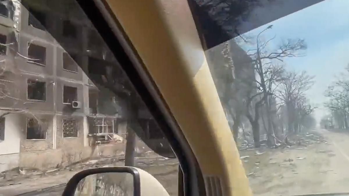 Як виглядає Маріуполь після місяця війни: моторошне відео - 24 Канал