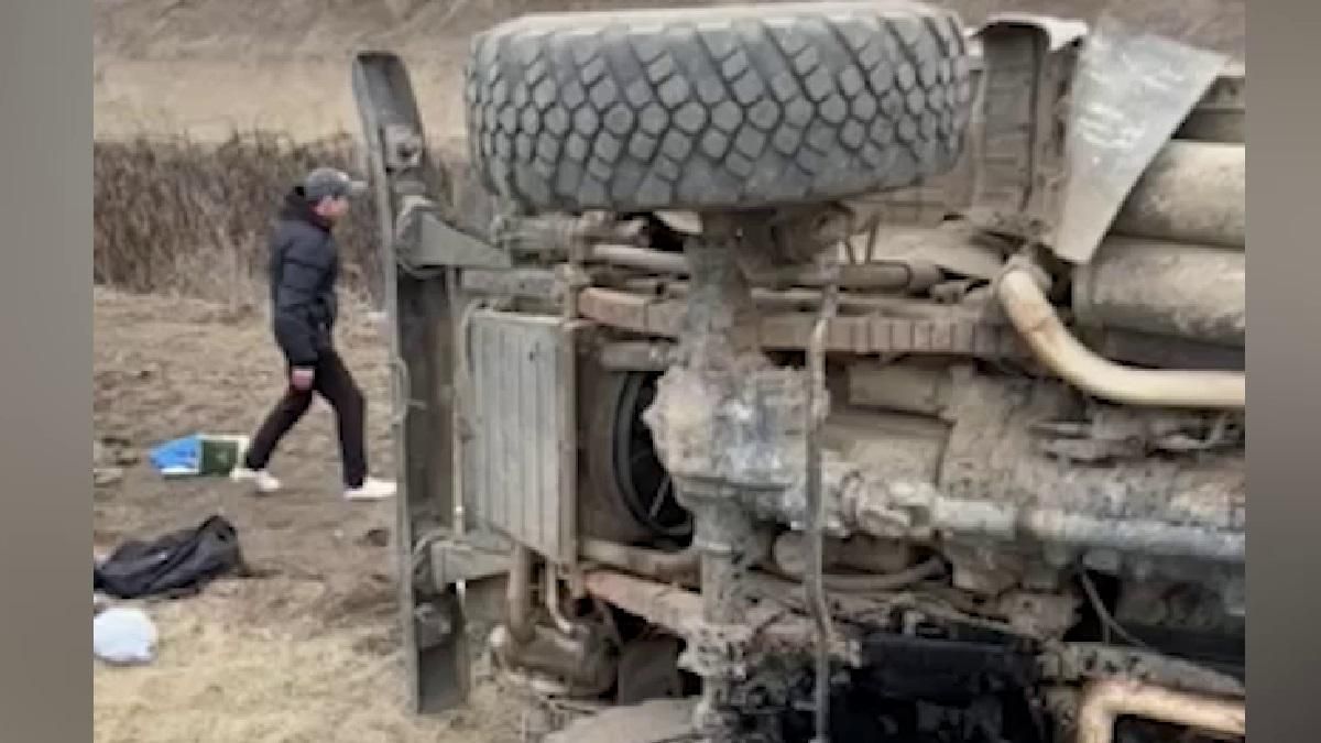 Бійці руху опору самотужки знищили машину окупантів і взяли в полон російського військового - 24 Канал Бійці руху опору самотужки знищили машину окупантів і взяли в полон російського військового - 24 Канал