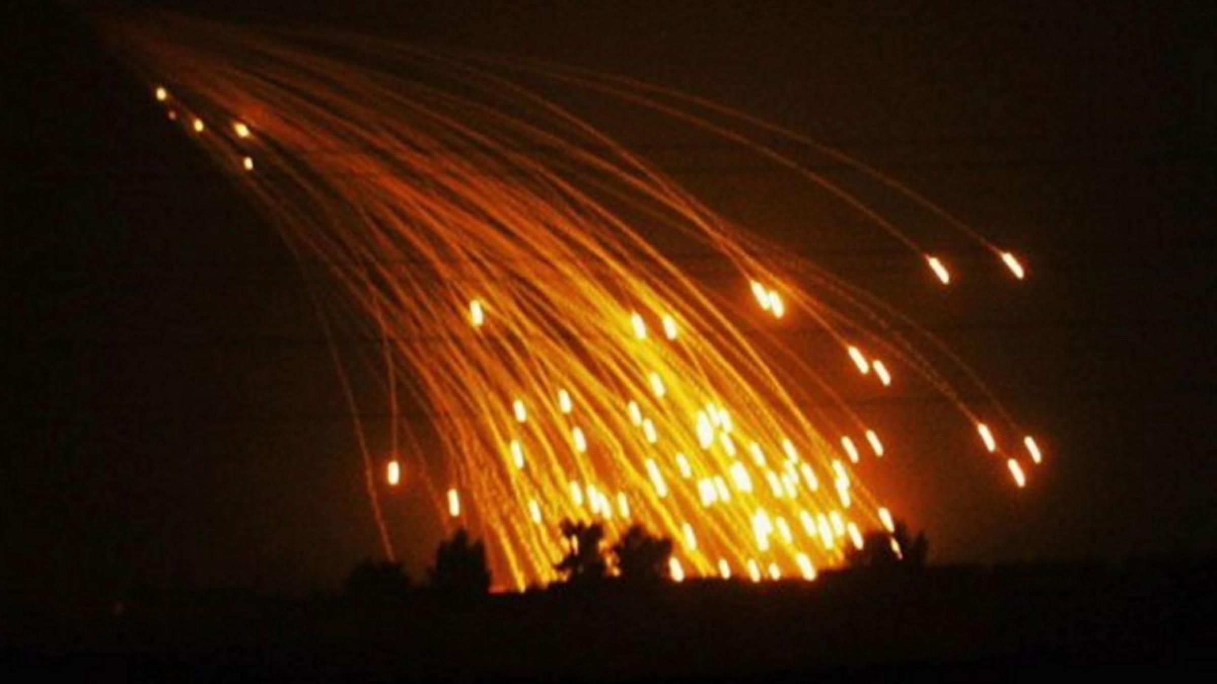 У поліції нагадали, що робити у разі фосфорного бомбардування - 24 Канал У поліції нагадали, що робити у разі фосфорного бомбардування - 24 Канал