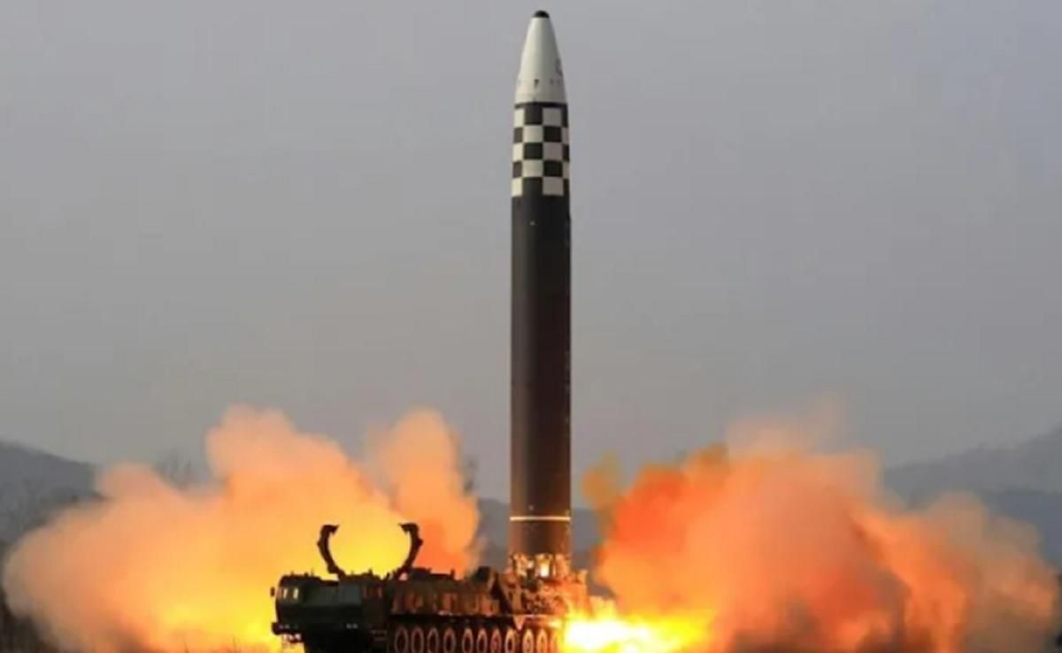 У Північній Кореї успішно випробували "ракету-монстра", – ЗМІ - 24 Канал