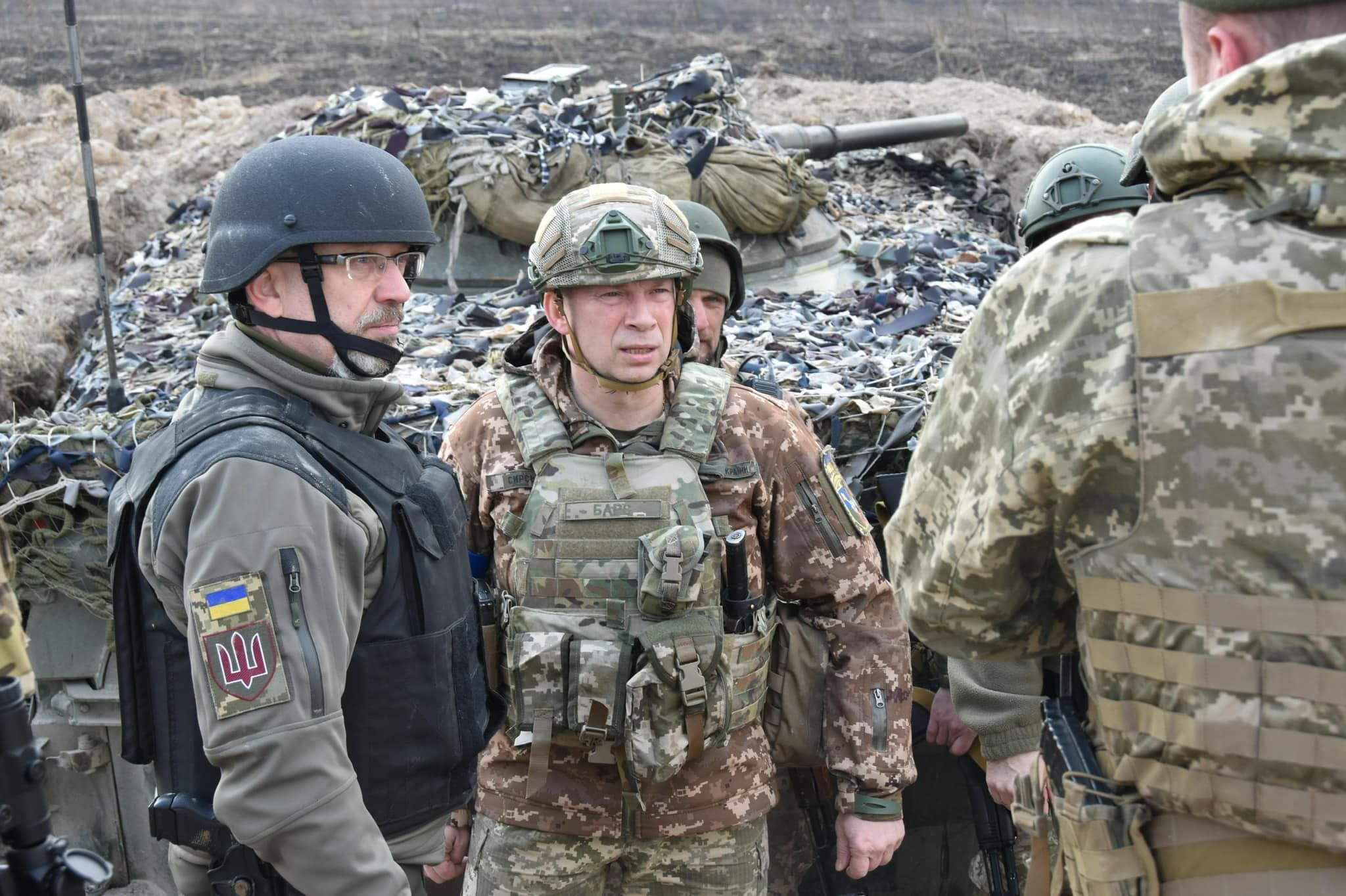 Міністр оборони й командувач Сухопутних військ відвідали передові позиції ЗСУ - 24 Канал