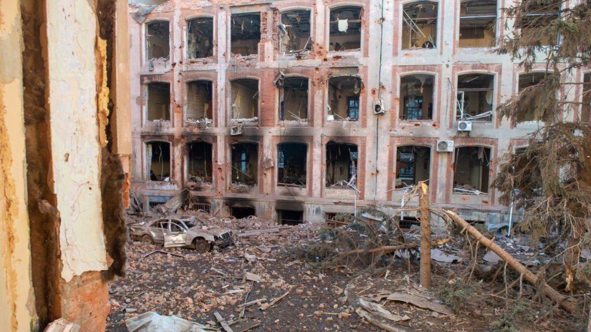 Від факультету не залишилось нічого: фото зруйнованого університету Каразіна у Харкові - 24 Канал