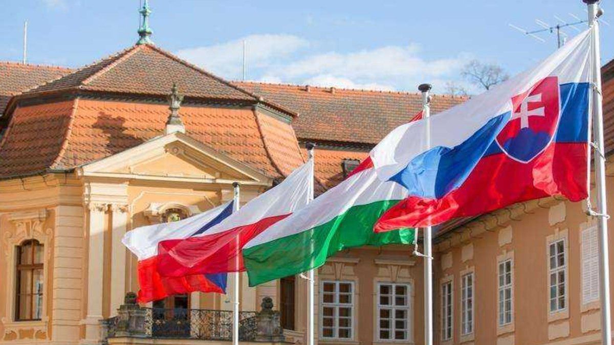 Омбудсмени Вишеградської четвірки засудили військовий напад Росії на Україну Омбудсмени Вишеградської четвірки засудили військовий напад Росії на Україну