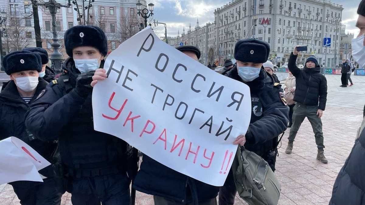 Спочатку буде соціальний протест, а потім політичний, – екскоординатор штабу Навального - 24 Канал