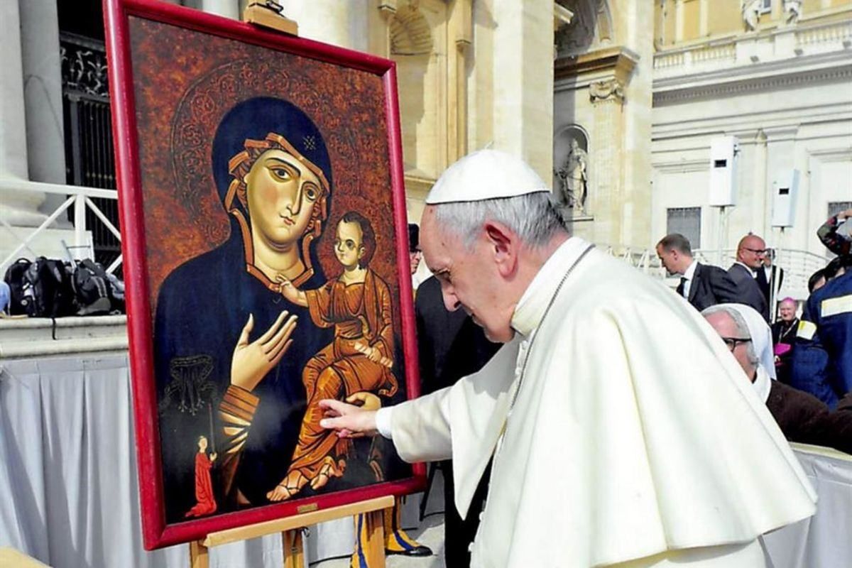 "Доверил Царице мира": Папа Римский впервые провел акт посвящения Украины Богородице