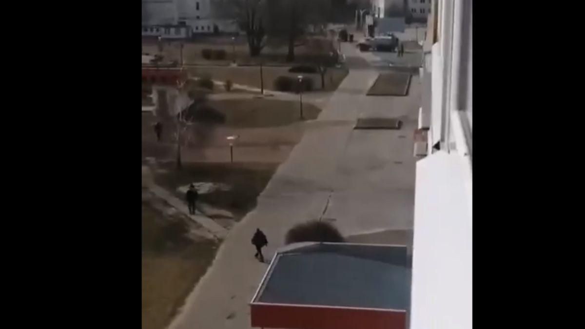 Окупанти вторглися в Славутич і захопили міську лікарню - 24 Канал Окупанти вторглися в Славутич і захопили міську лікарню - 24 Канал