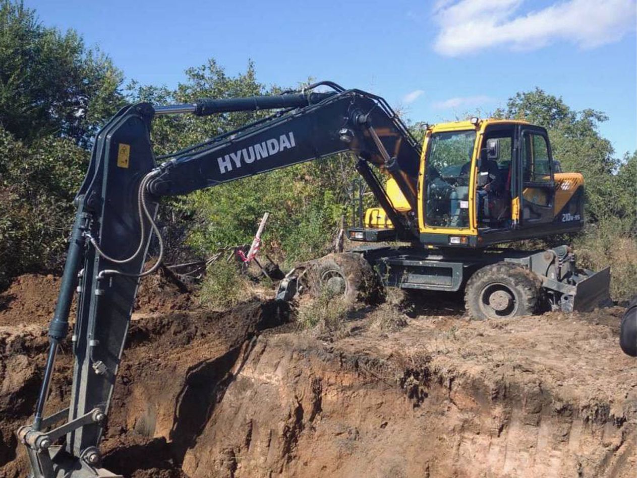 В Николаеве убирают "мусор российской техники": мэр просит предоставить краны и экскаваторы В Николаеве убирают "мусор российской техники": мэр просит предоставить краны и экскаваторы