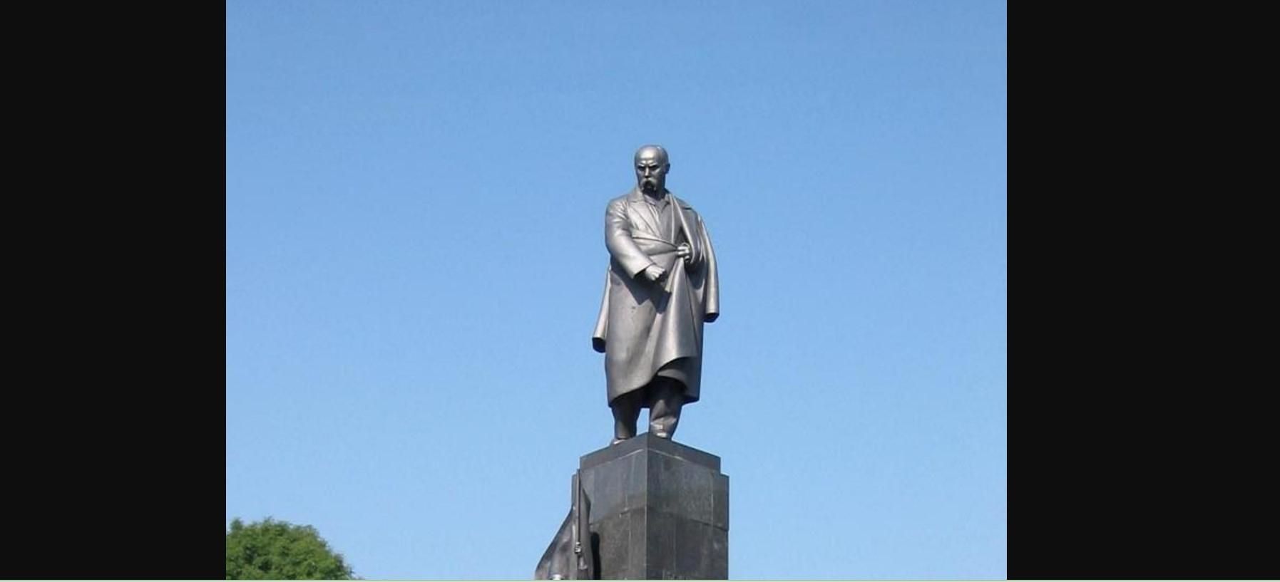 В Харькове "спрятали" памятник Шевченко: чрезвычайное видео В Харькове "спрятали" памятник Шевченко: чрезвычайное видео