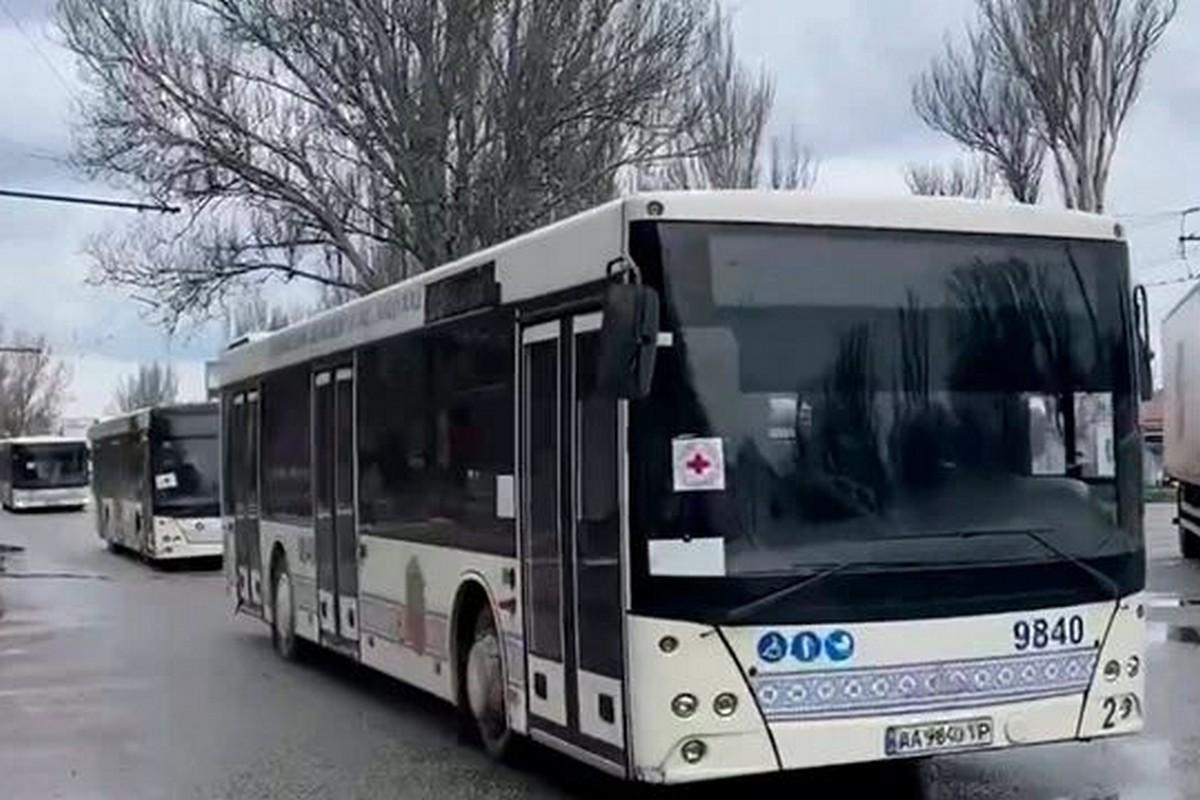Змогли вирватися з полону окупантів: понад 3,5 тисячі маріупольців їдуть до Запоріжжя - 24 Канал Змогли вирватися з полону окупантів: понад 3,5 тисячі маріупольців їдуть до Запоріжжя - 24 Канал