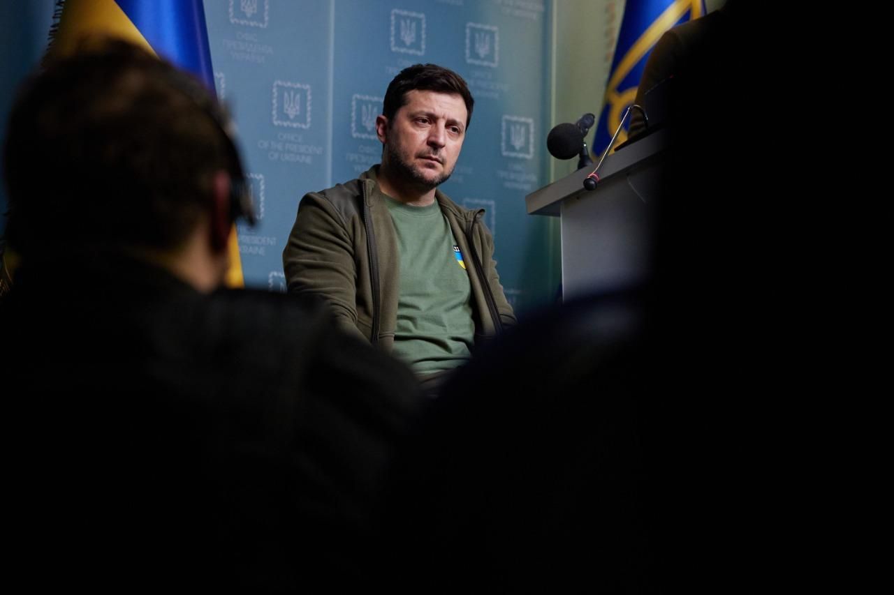Чи ви чекаєте гуркіт танків, а не ракет, які б'ють поруч з польським кордон, – Зеленський