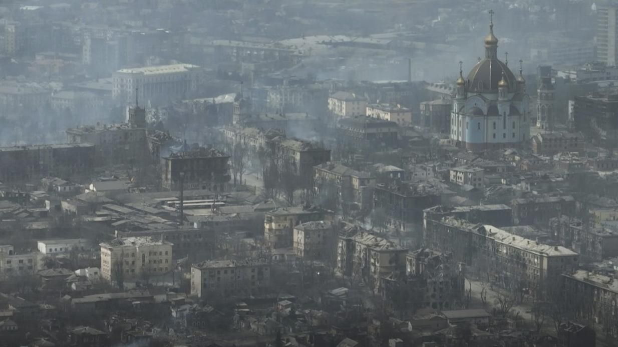 З моря, з неба і з важкої артилерії, – мер розповів, з чого обстрілюють Маріуполь - 24 Канал З моря, з неба і з важкої артилерії, – мер розповів, з чого обстрілюють Маріуполь - 24 Канал