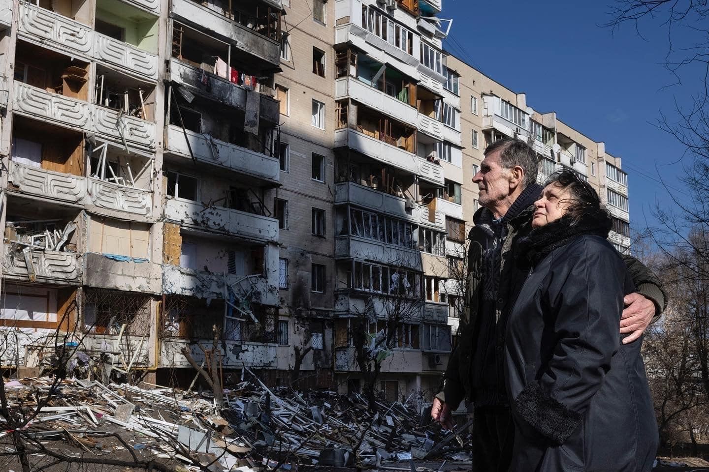 Медики живуть у лікарнях й досі борються за життя людей, – мер Маріуполя - 24 Канал