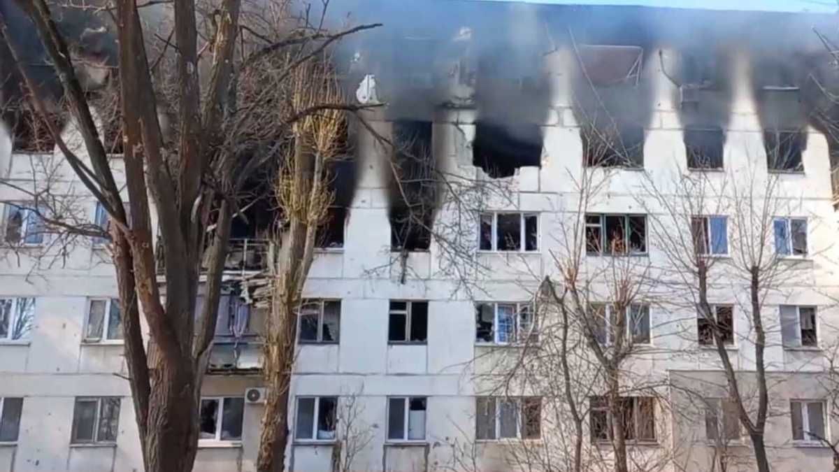 З Рубіжного евакуювали перших 25 людей - 24 Канал З Рубіжного евакуювали перших 25 людей - 24 Канал