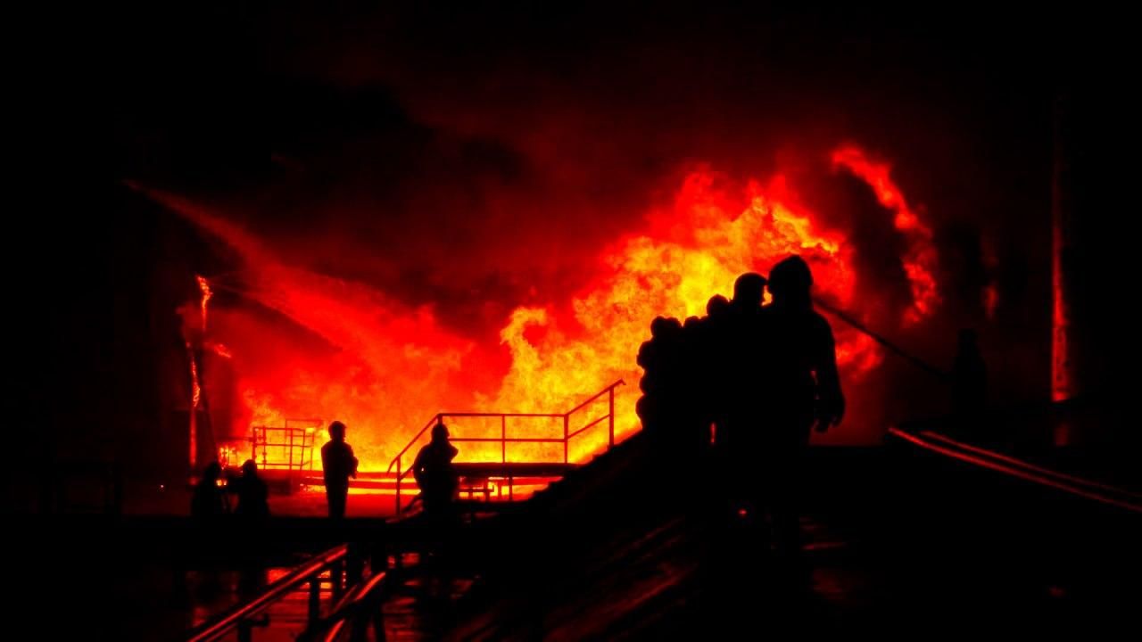 Какая ситуация с горючим во Львове после атаки россиян: ответ Садового - 24 Канал