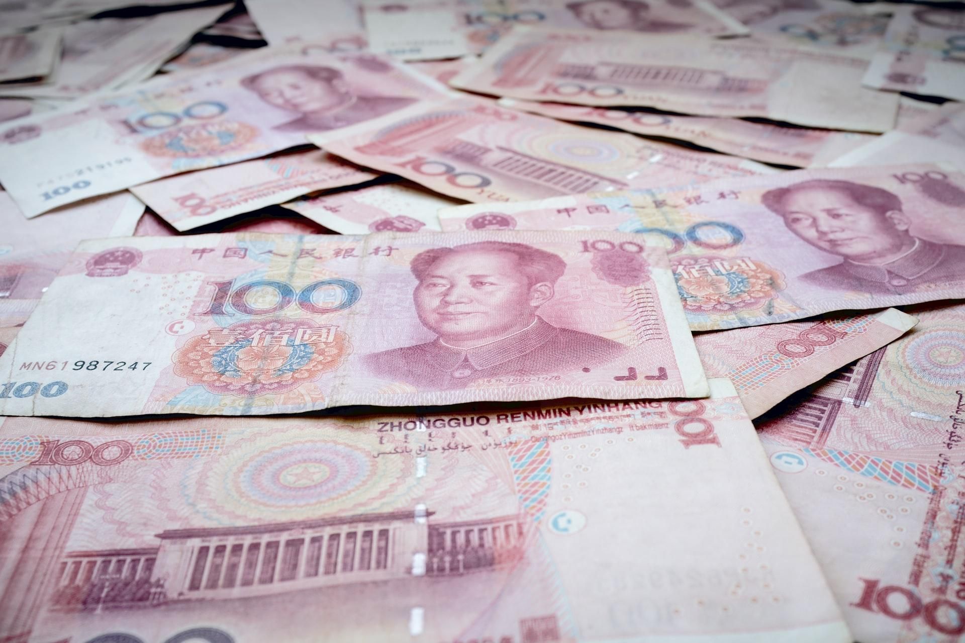 Инвесторы массово продают китайские акции: в стране рекордные оттоки иностранного капитала