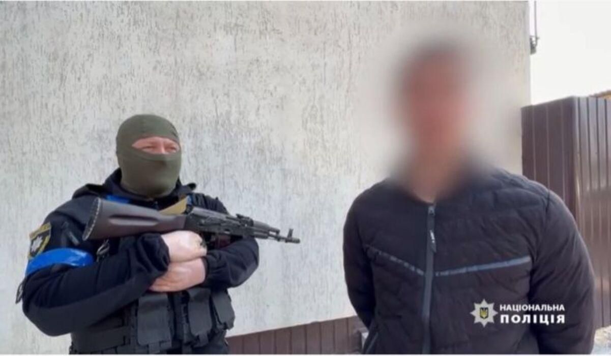 Пропонував "евакуацію" за гроші: у повністю заблокованому Маріуполі викрили шахрая - 24 Канал Пропонував "евакуацію" за гроші: у повністю заблокованому Маріуполі викрили шахрая - 24 Канал