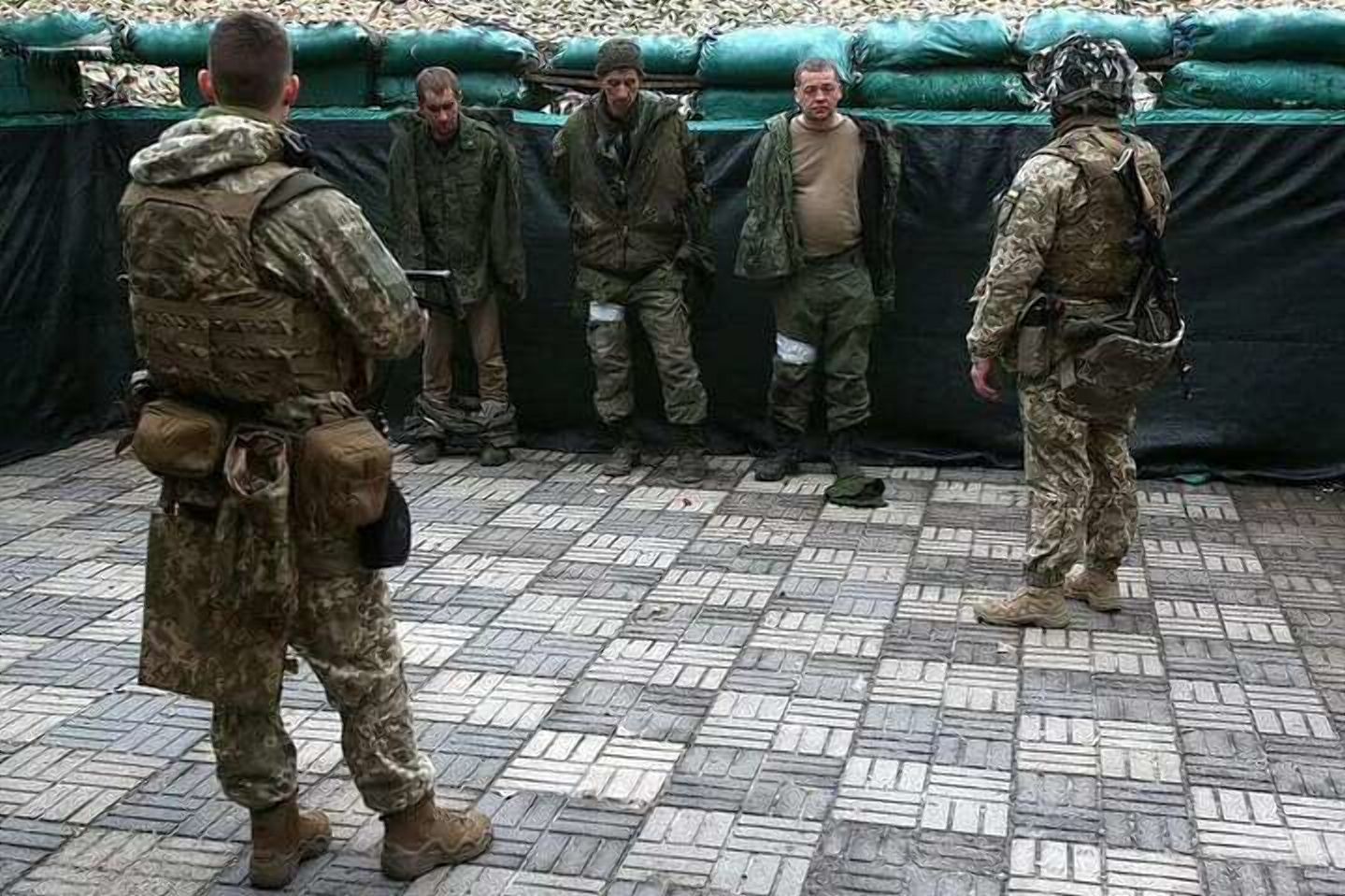 Черговий фейк: Головнокомандувач ЗСУ заперечив жорстоке ставлення до полонених окупантів - 24 Канал