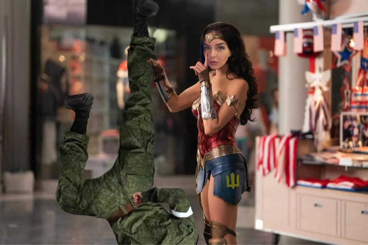 "Украинская красота – убийственная": волонтер собрала сотни тысяч на ВСУ своими фото с отдыха - 24 Канал "Украинская красота – убийственная": волонтер собрала сотни тысяч на ВСУ своими фото с отдыха - 24 Канал