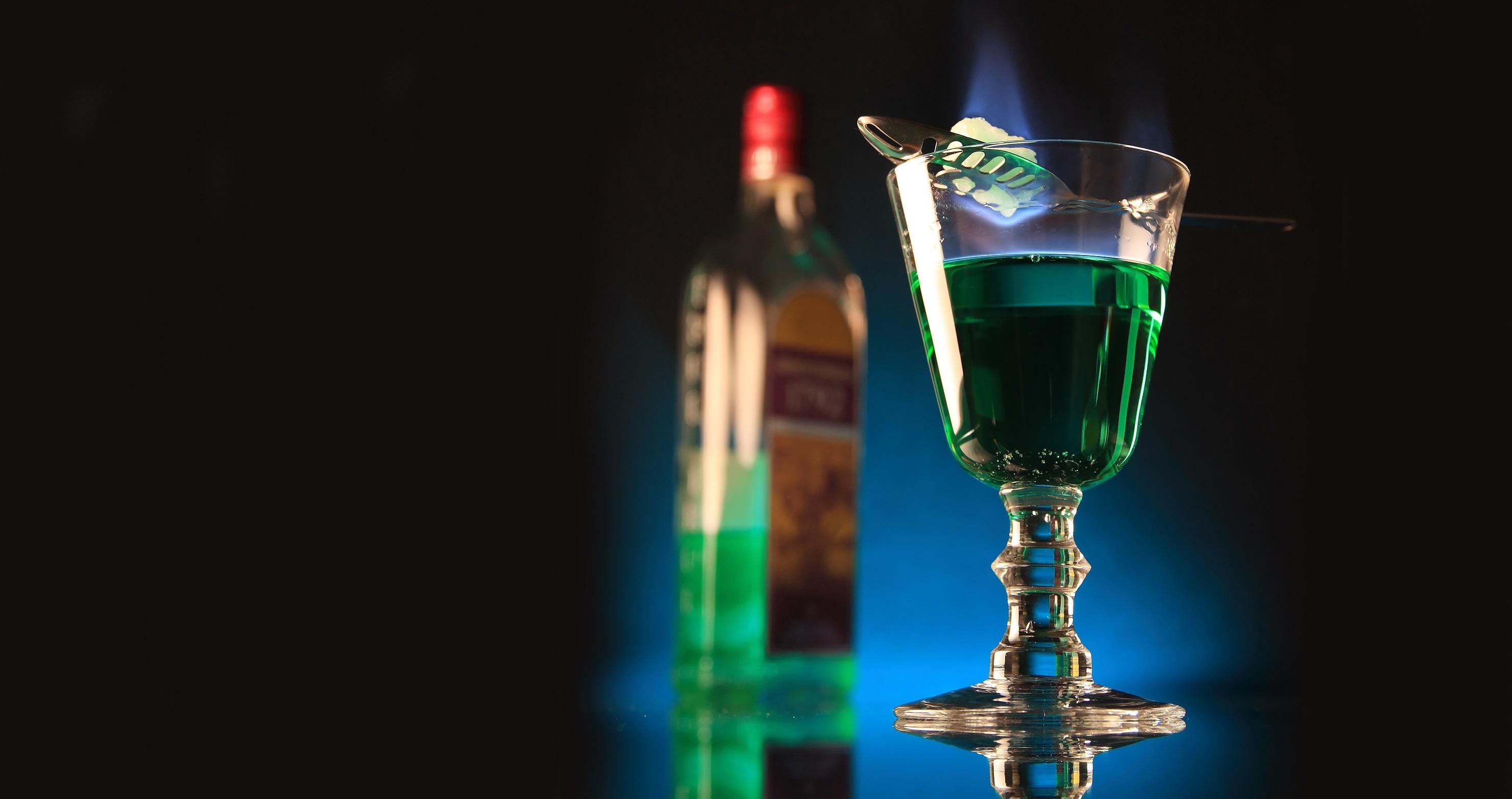 Армія мародерів: російські окупанти вихваляються пограбованим алкоголем з магазину - 24 Канал Армія мародерів: російські окупанти вихваляються пограбованим алкоголем з магазину - 24 Канал