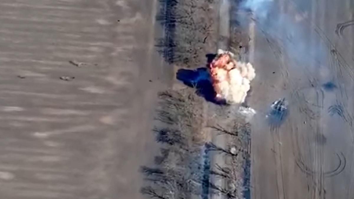 ВСУ точным выстрелом догнали авто россиян на полном ходу - 24 Канал ВСУ точным выстрелом догнали авто россиян на полном ходу - 24 Канал