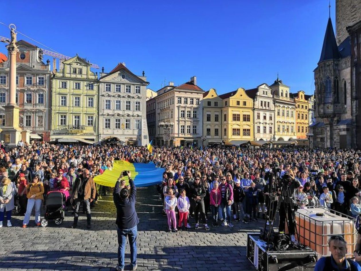 Все больше людей в мире – на стороне Украины, – Зеленский показал фото с митингов Все больше людей в мире – на стороне Украины, – Зеленский показал фото с митингов