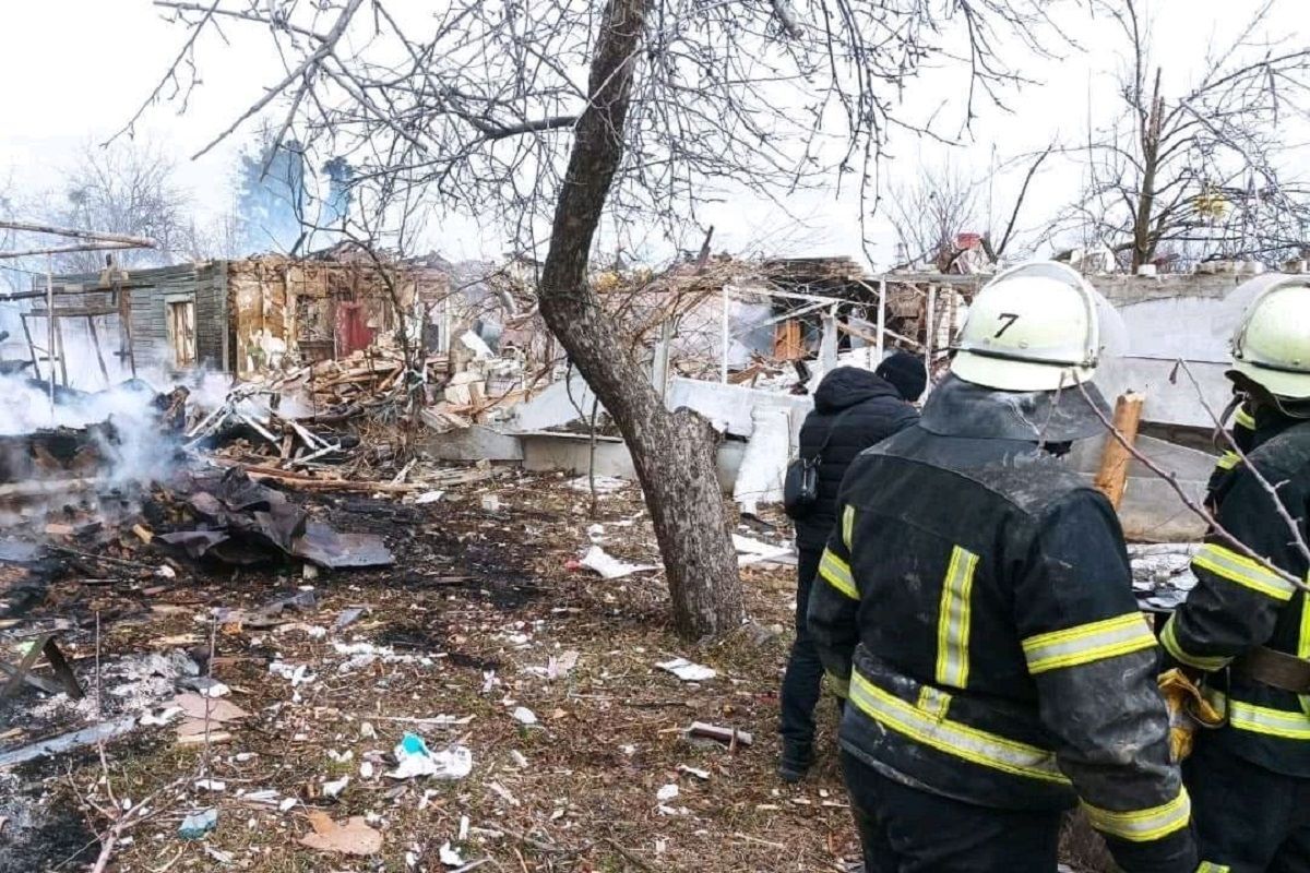 На Харківщині понад десяток пожеж через обстріли окупантів: є жертва та постраждалі 