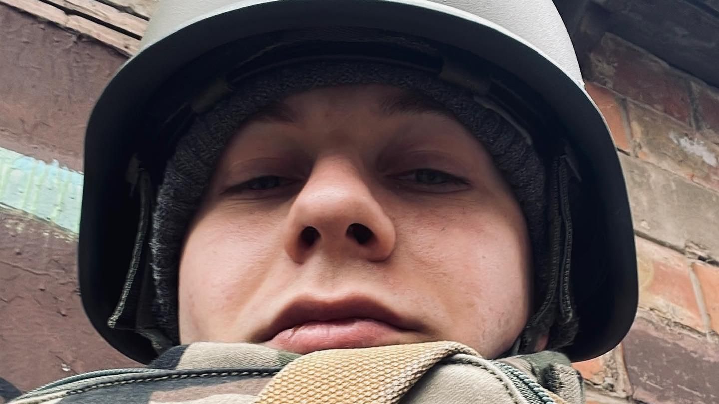 Переможець Х-Фактору-8 Михайло Панчишин воює у лавах ТрО: "Наш дім, який ми відстоїмо"
