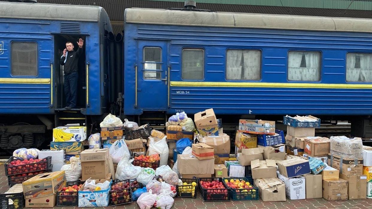 Укрзалізниця визначила 50 вагонів у 32 потягах, які доставлятимуть гуманітарний вантаж