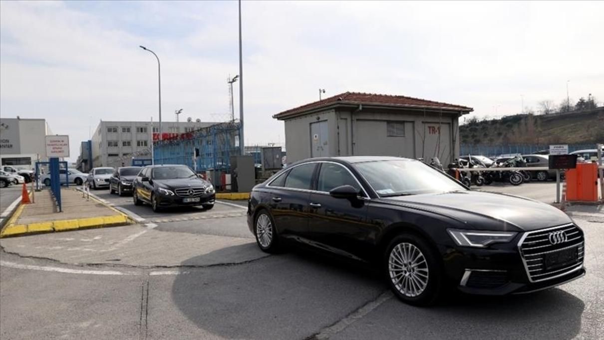 Останні приготування: до палацу Долмабахче прибули делегації України та Росії - 29 марта 2022 - 24 Канал Останні приготування: до палацу Долмабахче прибули делегації України та Росії - 29 марта 2022 - 24 Канал